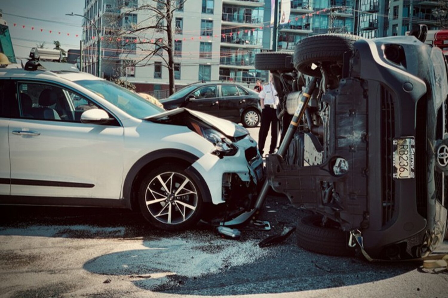 修理代10万円超えは買い替え時？直すか売るかの損益分岐点と故障車の売却コツ